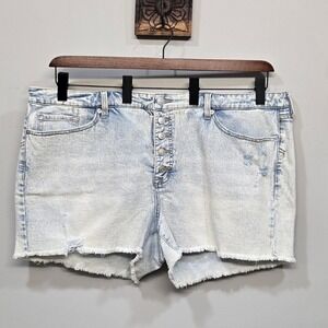 Torrid Mid Rise Short Short Plus Size 24 Light Acid Wash Distressed Button Fly